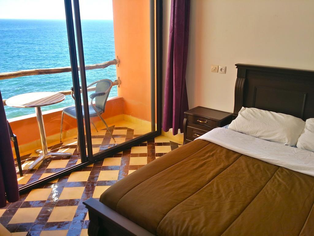 Bouad Seafront Apartments & Rooms Тагазут Экстерьер фото